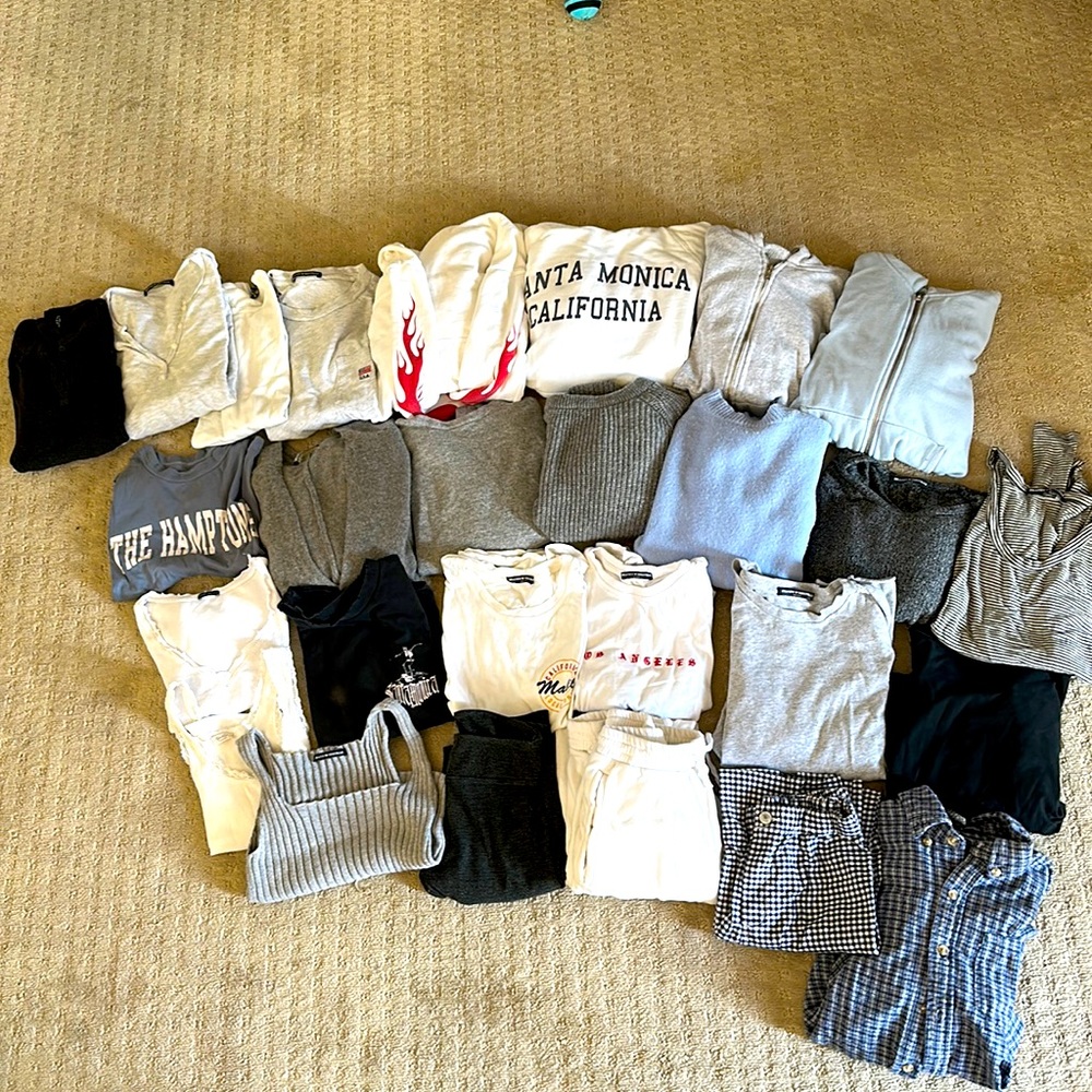 Mixed lot of Brandy Melville/j Galt women’s Jr.’s clothing one Size